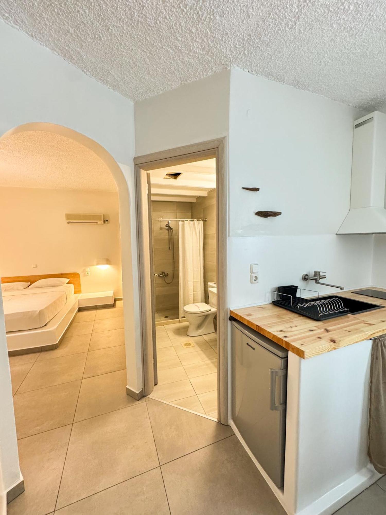 Filoxenia Apartments Adamantas  Dış mekan fotoğraf
