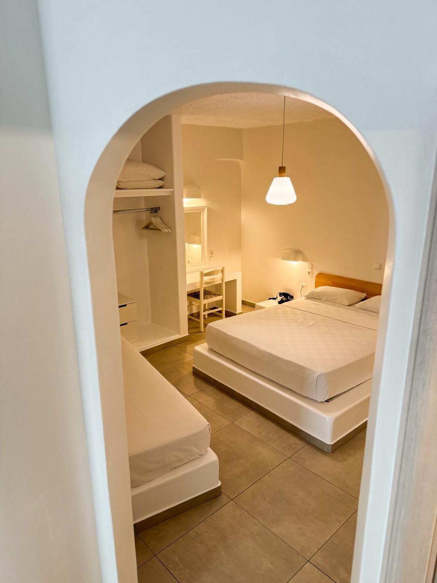Filoxenia Apartments Adamantas  Dış mekan fotoğraf